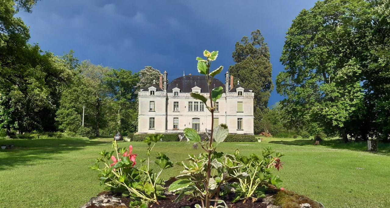Le Chateau Du Breuil Mazieres-de-Touraine Exterior photo