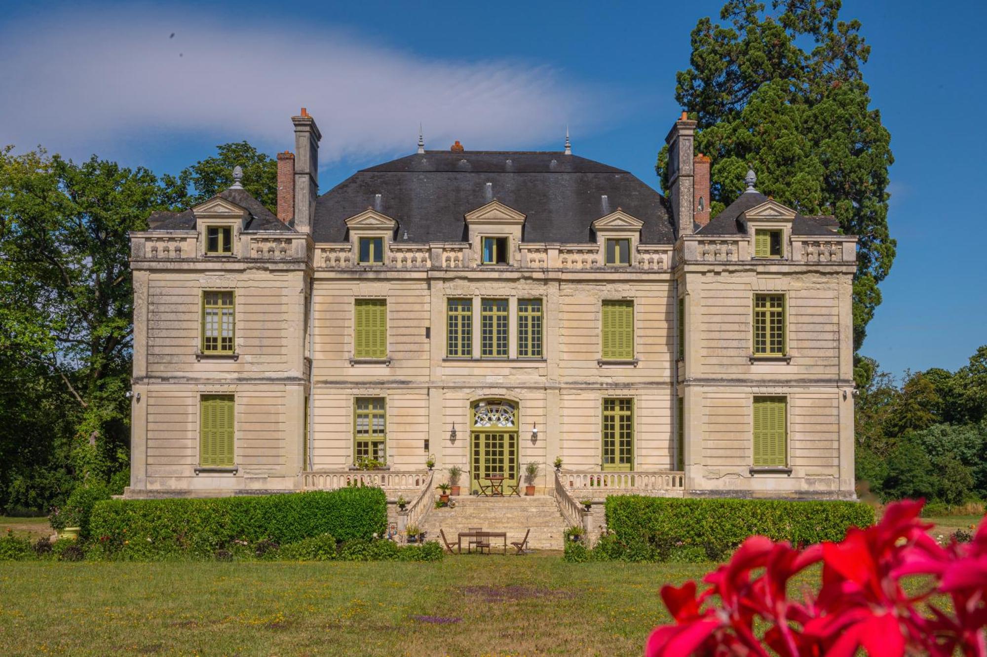 Le Chateau Du Breuil Mazieres-de-Touraine Exterior photo